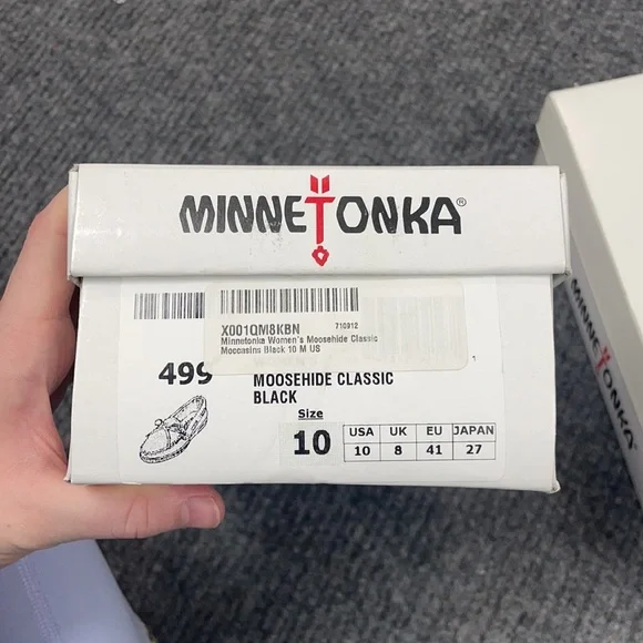 Minnetonka Women’s Moosehide Classic Moccasins (2926) - Picture 8 of 8